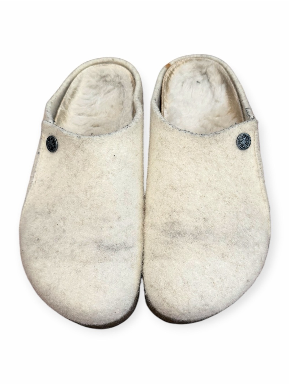 Birkenstock Zermatt Slippers in Ivory. Size 8 narrow. Gently worn.
